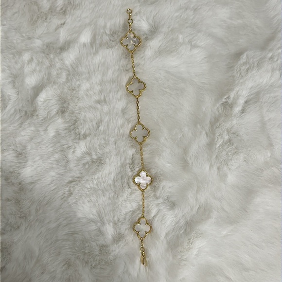 Clover Bracelet 18K Gold Plated—Mother Of Pearl— - Picture 2 of 10